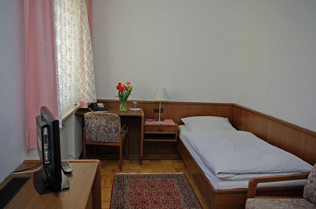 Hotel Alte Bruecke バート・ホンブルク 部屋 写真