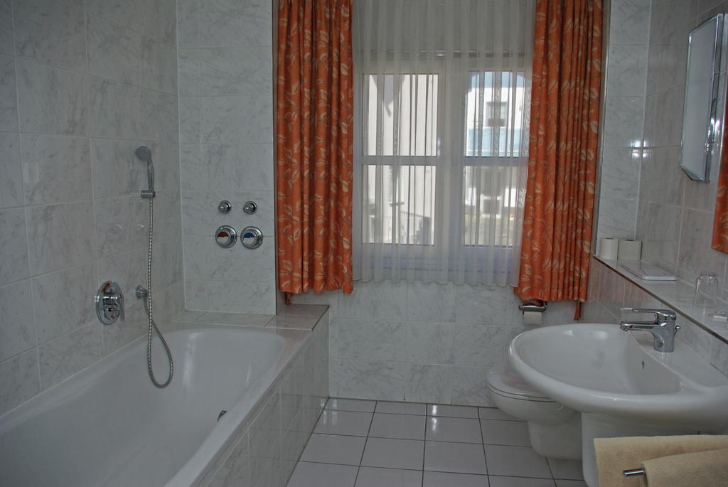 Hotel Alte Bruecke バート・ホンブルク 部屋 写真